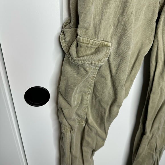 Free People First Light Sage Green Utility Cargo Pants Size 4 - Picture 4 of 9